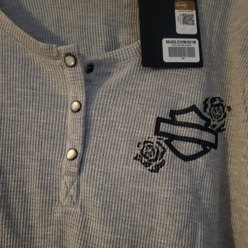 NWT Harley Davidson Women's Fireside Roses Thermal Henley Gray Size 1W - Picture 8 of 8